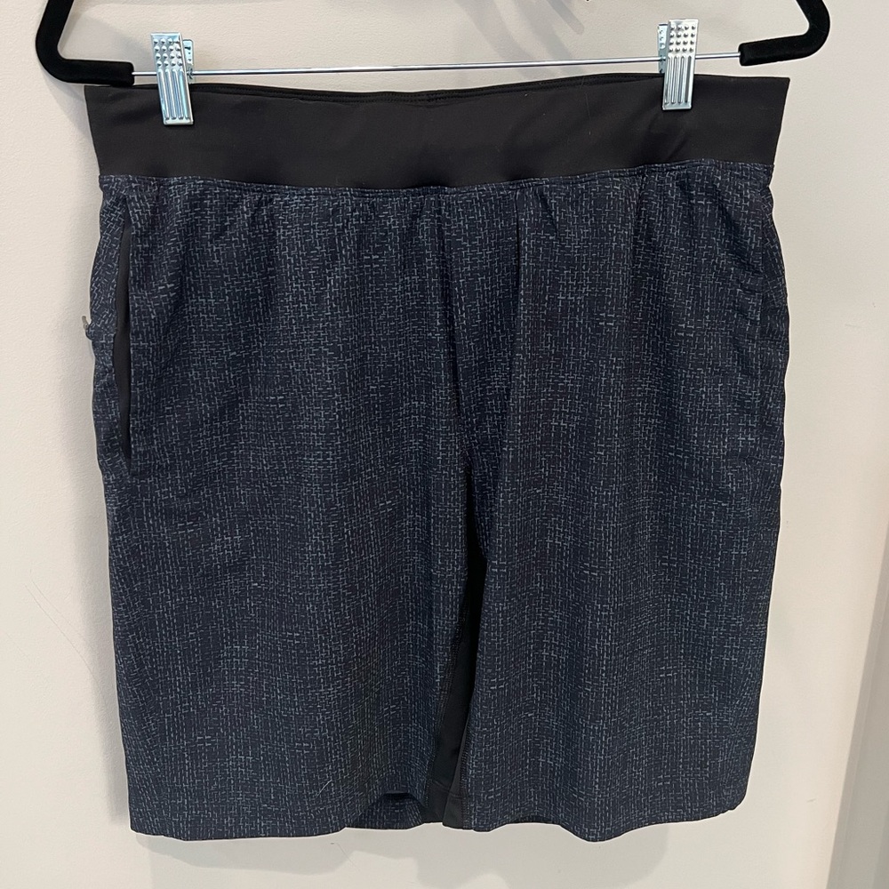 Lululemon Black & Gray Patterned Shorts